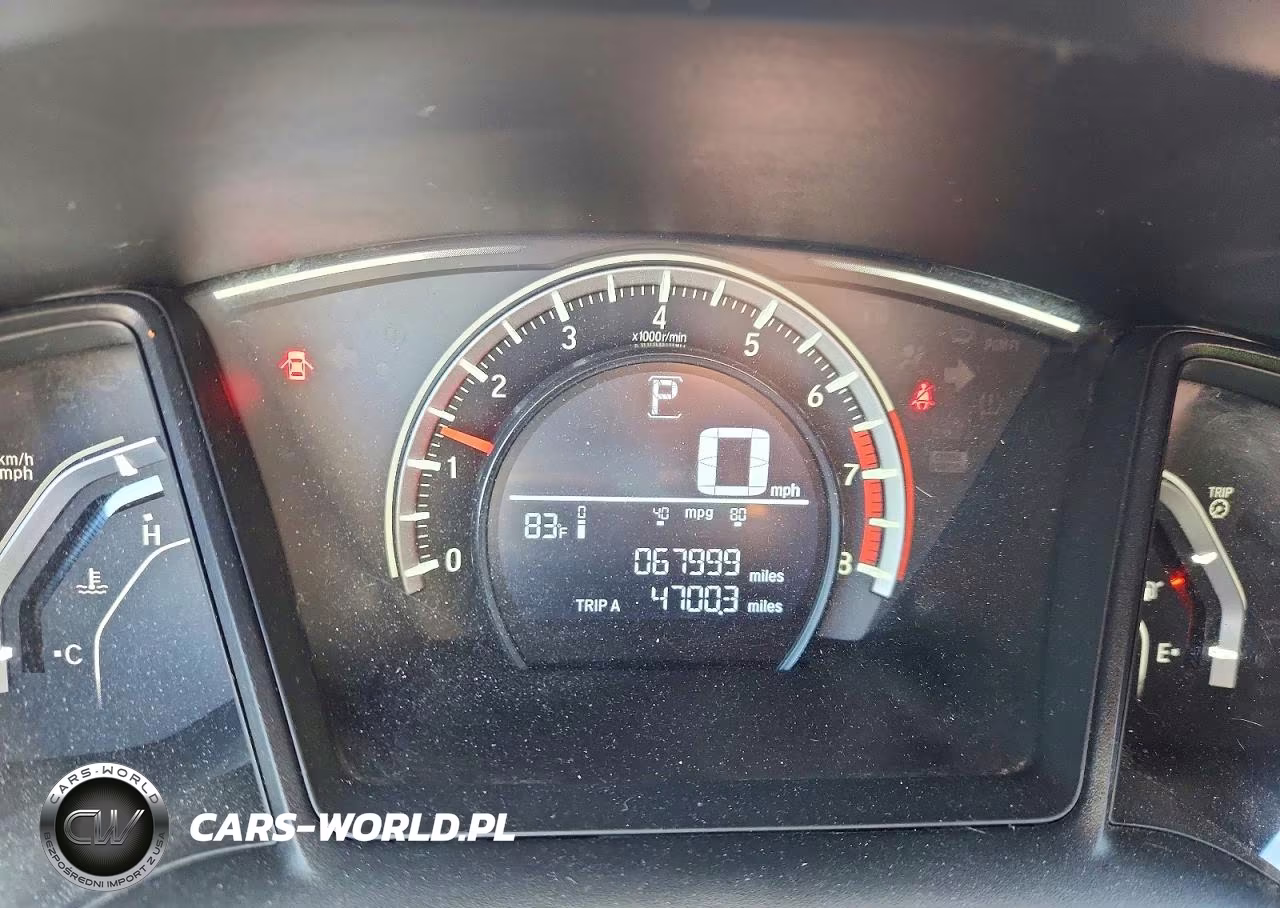 2018 Honda Civic Sport VIN:SHHFK7H4XJU404249 - 9