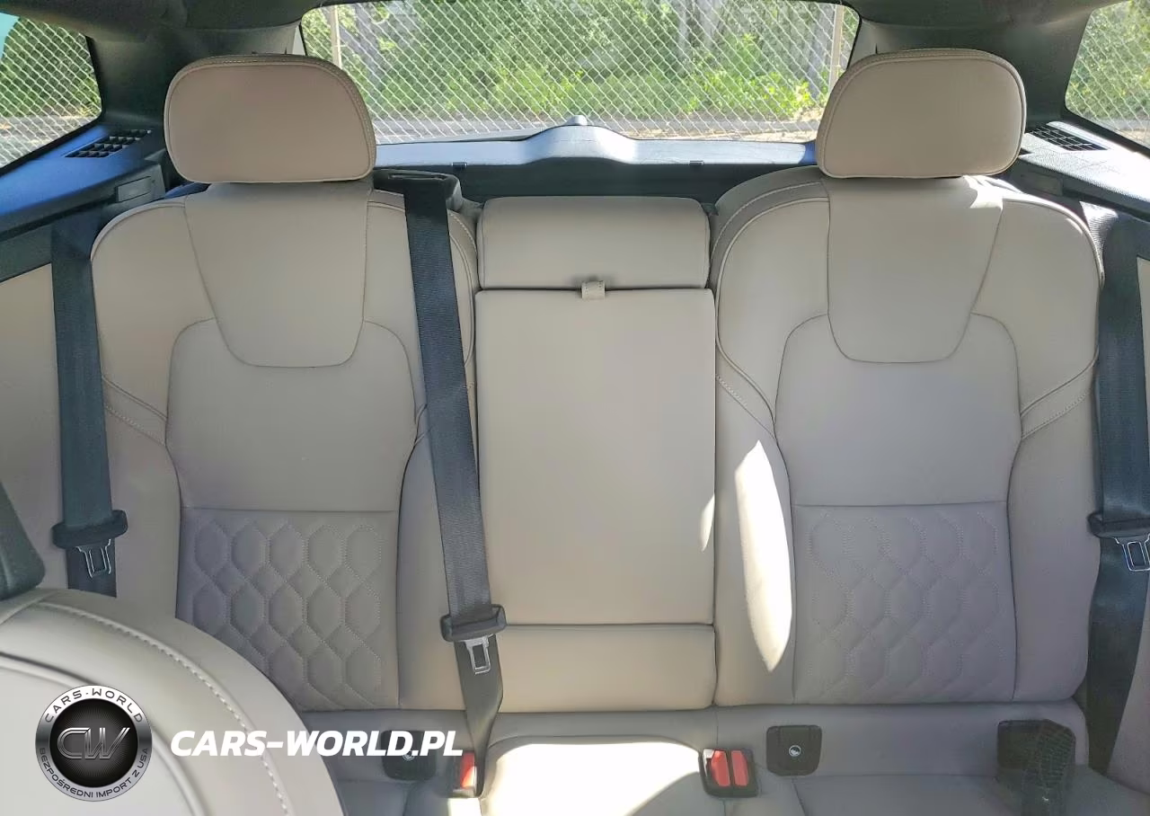 2026 Volvo Xc60 Plus VIN:YV4M12RC1T1464594 - 10