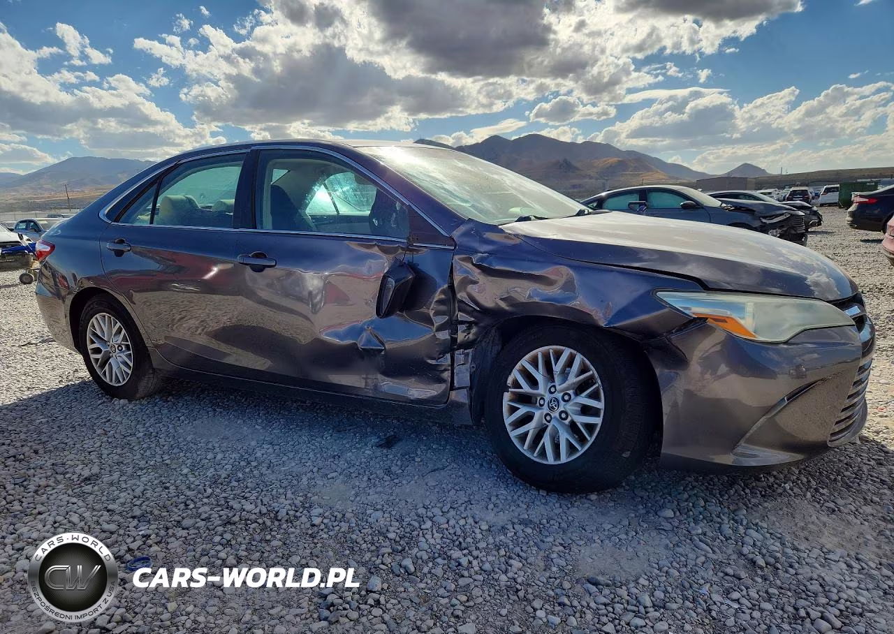 2016 Toyota Camry Le VIN:4T1BF1FKXGU139508 - 4