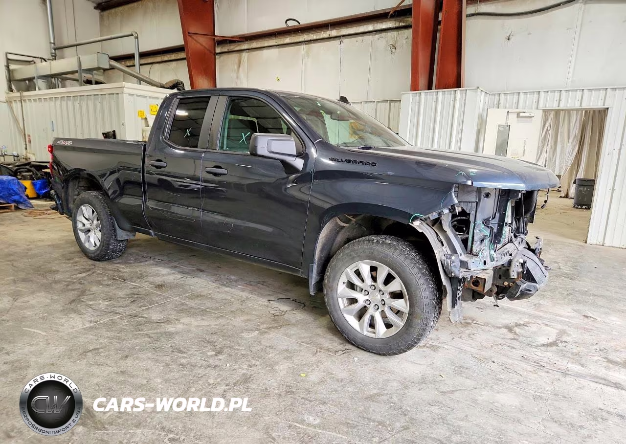 2021 Chevrolet Silverado K1500 Custom VIN:1GCRYBEK2MZ369126 - 4