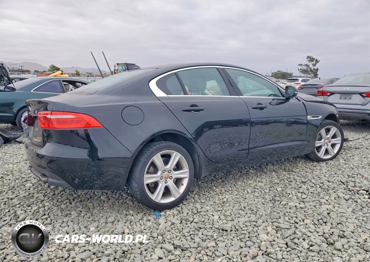 2017 Jaguar Xe Prestige VIN:SAJAE4BG5HA961921 - 3