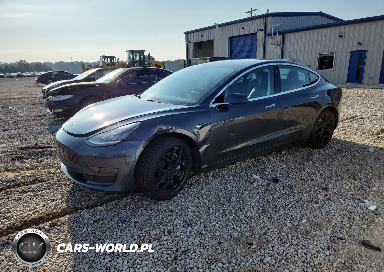 2020 Tesla Model 3 – zdjęcie 1 z 13