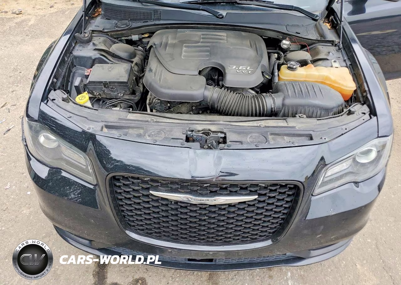 2015 Chrysler 300 S VIN:2C3CCAGG1FH781780 - 11