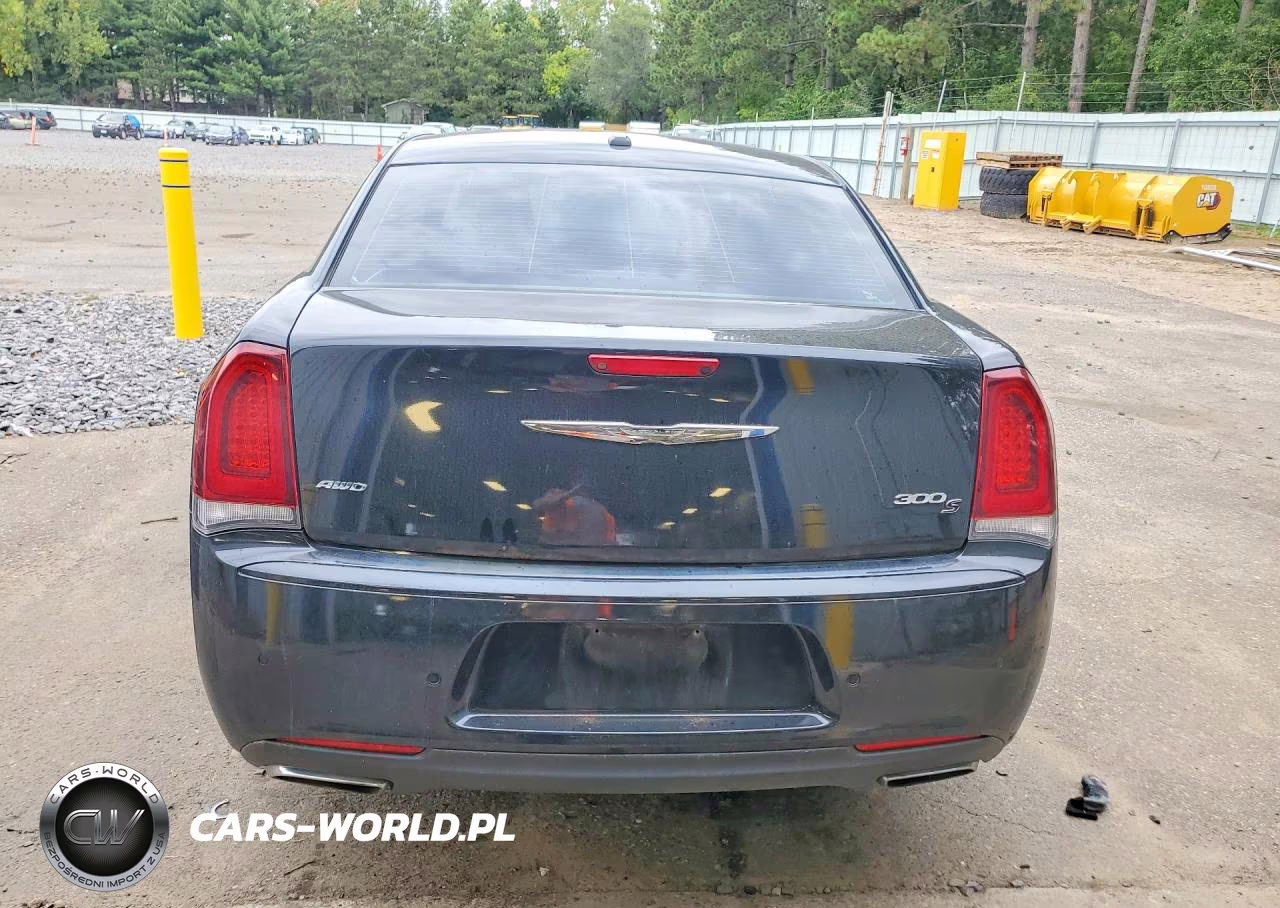 2015 Chrysler 300 S VIN:2C3CCAGG1FH781780 - 6