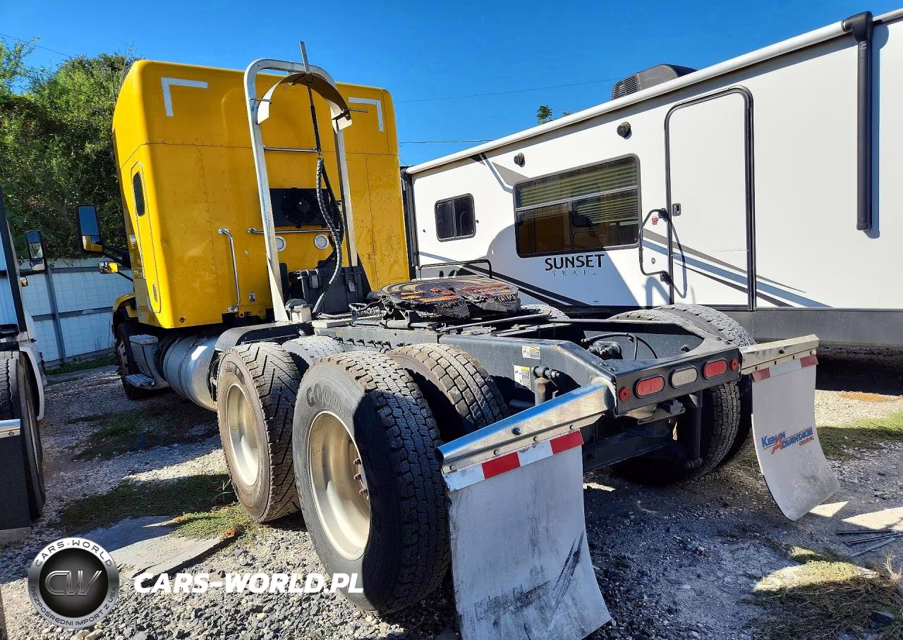 2013 Peterbilt 579 - Semi Truck VIN:1XPBDP9XXKD495761 - 2