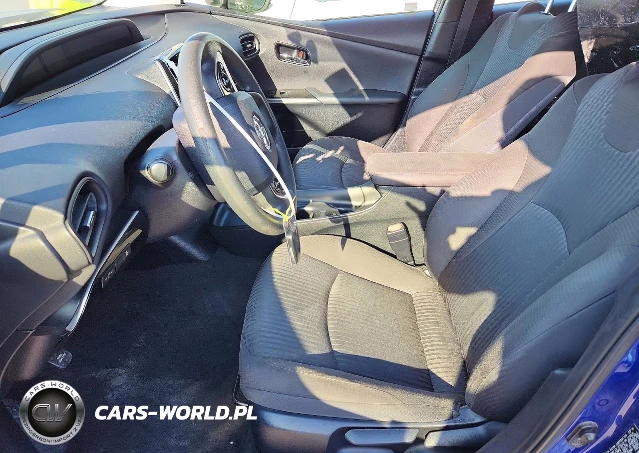 2016 Toyota Prius Two VIN:JTDKBRFU4G3518073 - 7