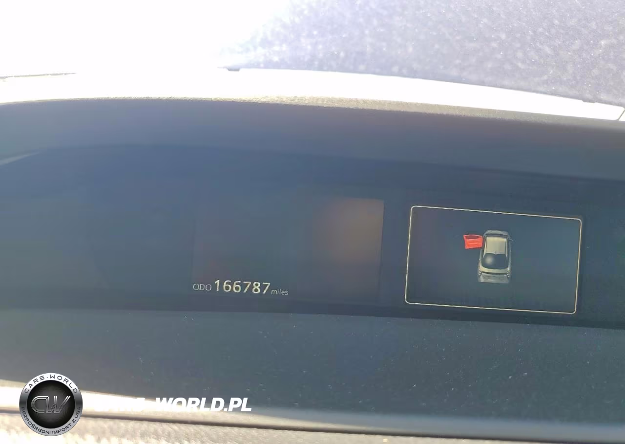 2016 Toyota Prius Two VIN:JTDKBRFU4G3518073 - 9