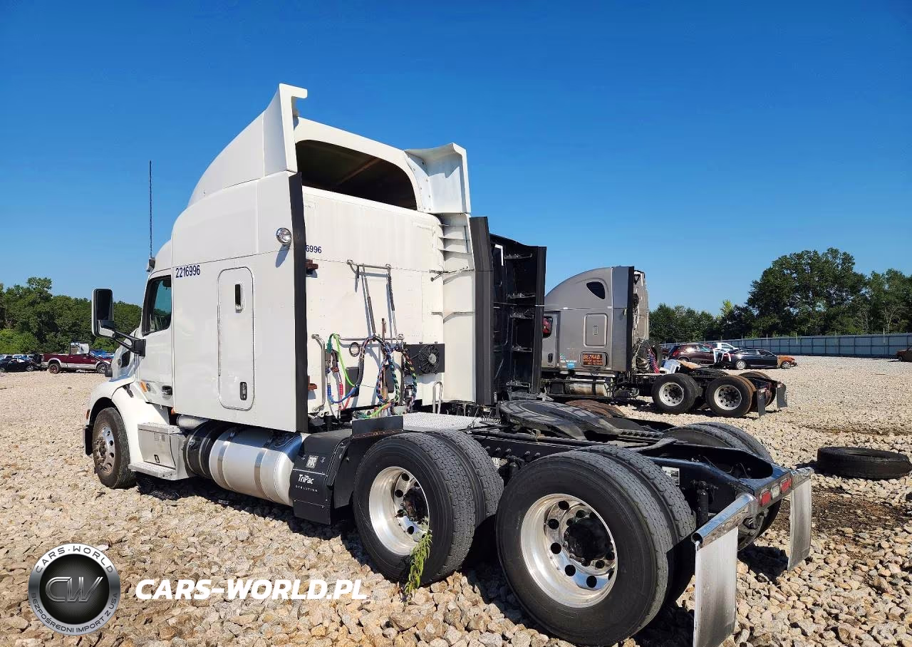 2020 Peterbilt 579 - Semi Truck VIN:1XPBDP9X5LD646233 - 2