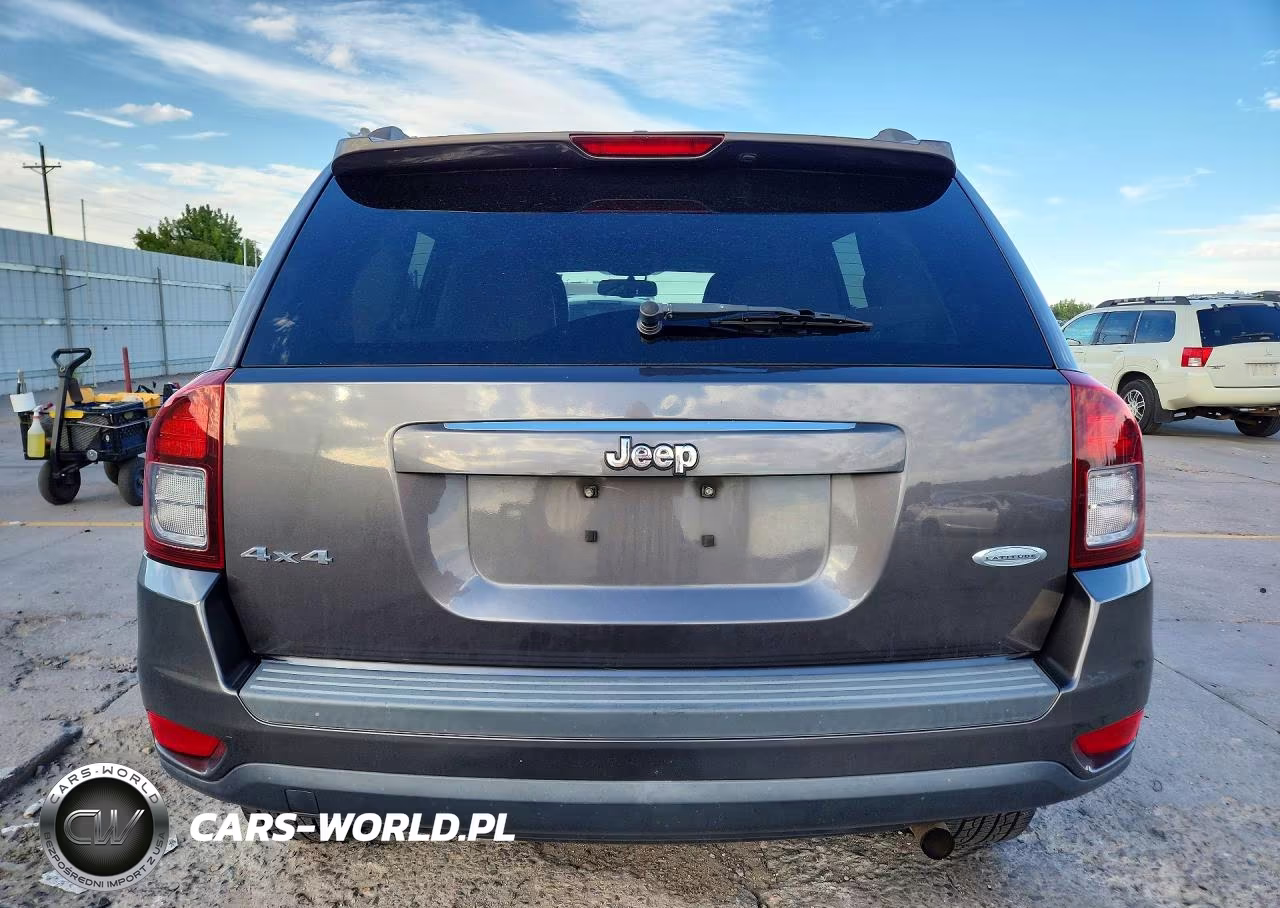 2016 Jeep Compass Latitude VIN:1C4NJDEB9GD542155 - 6