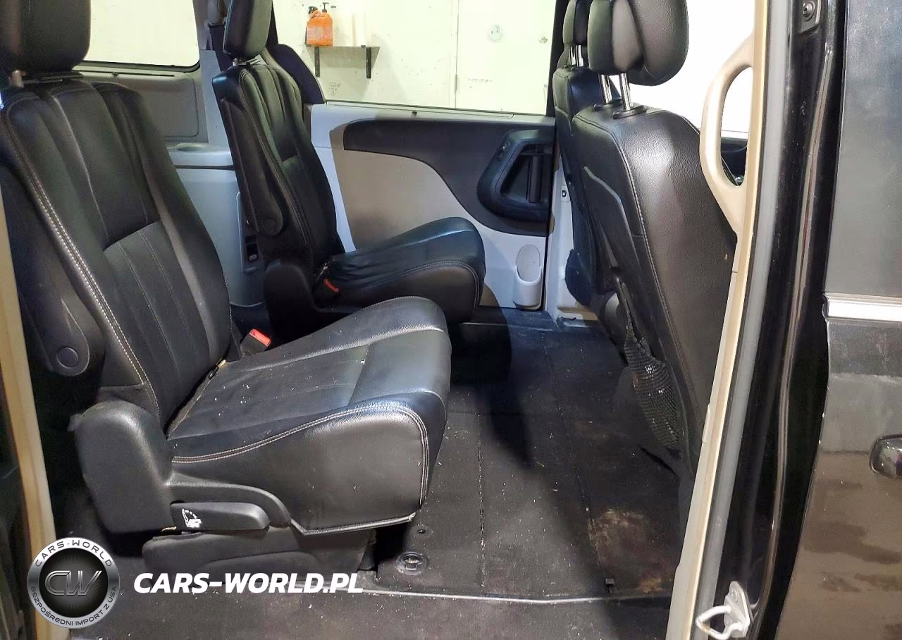 2014 Chrysler Town & Country Touring VIN:2C4RC1BGXER453683 - 11