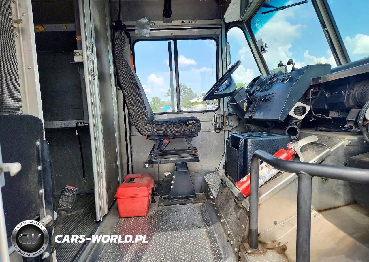 2020 Freightliner Mt45G Chassis Delivery Truck VIN:4UZAC2EA2LCMH7726 - 10