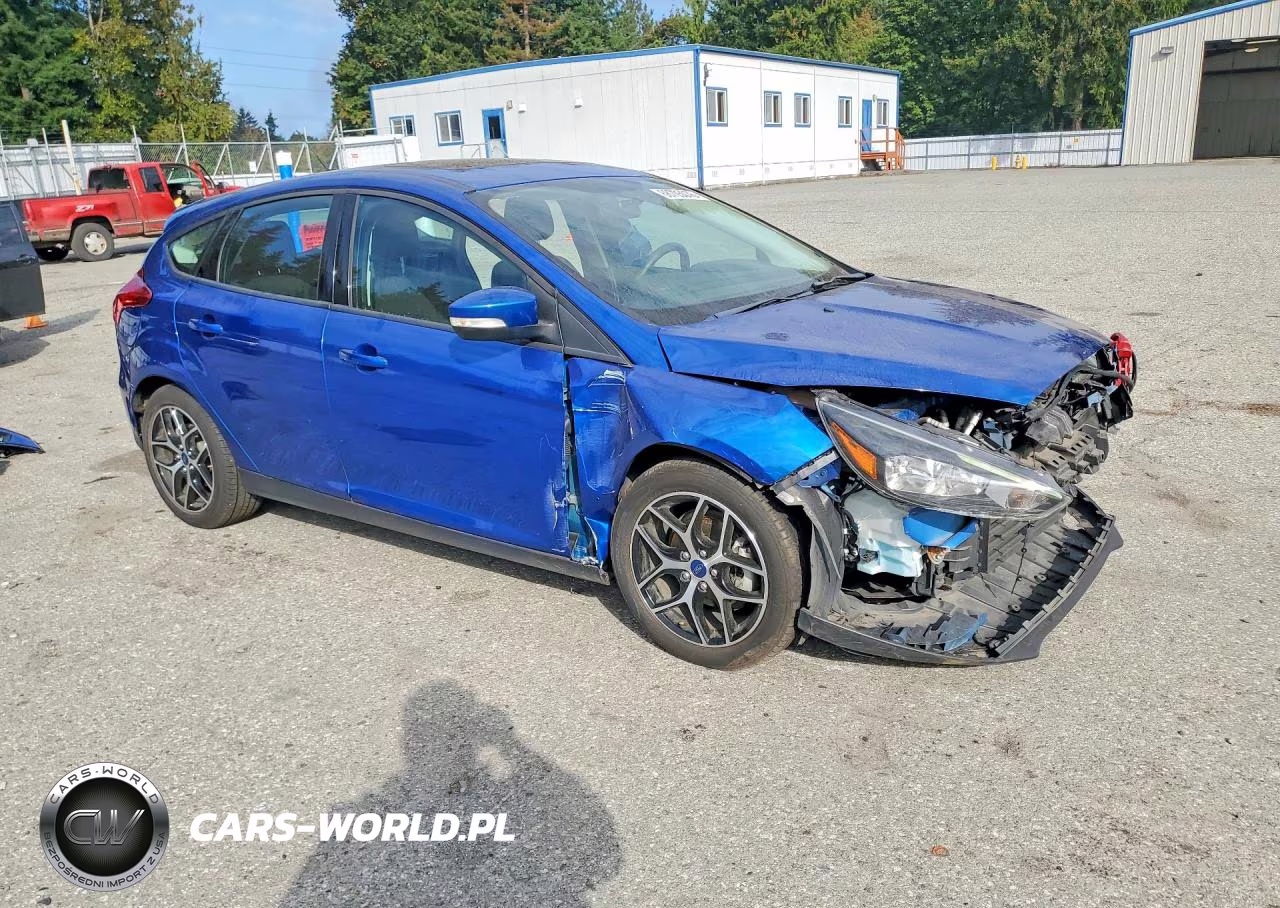 2018 Ford Focus Sel VIN:1FADP3M23JL323247 - 4