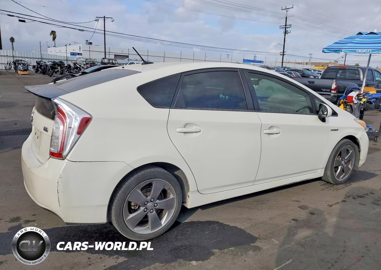 2013 Toyota Prius Persona Series Se VIN:JTDKN3DU8D1663437 - 3