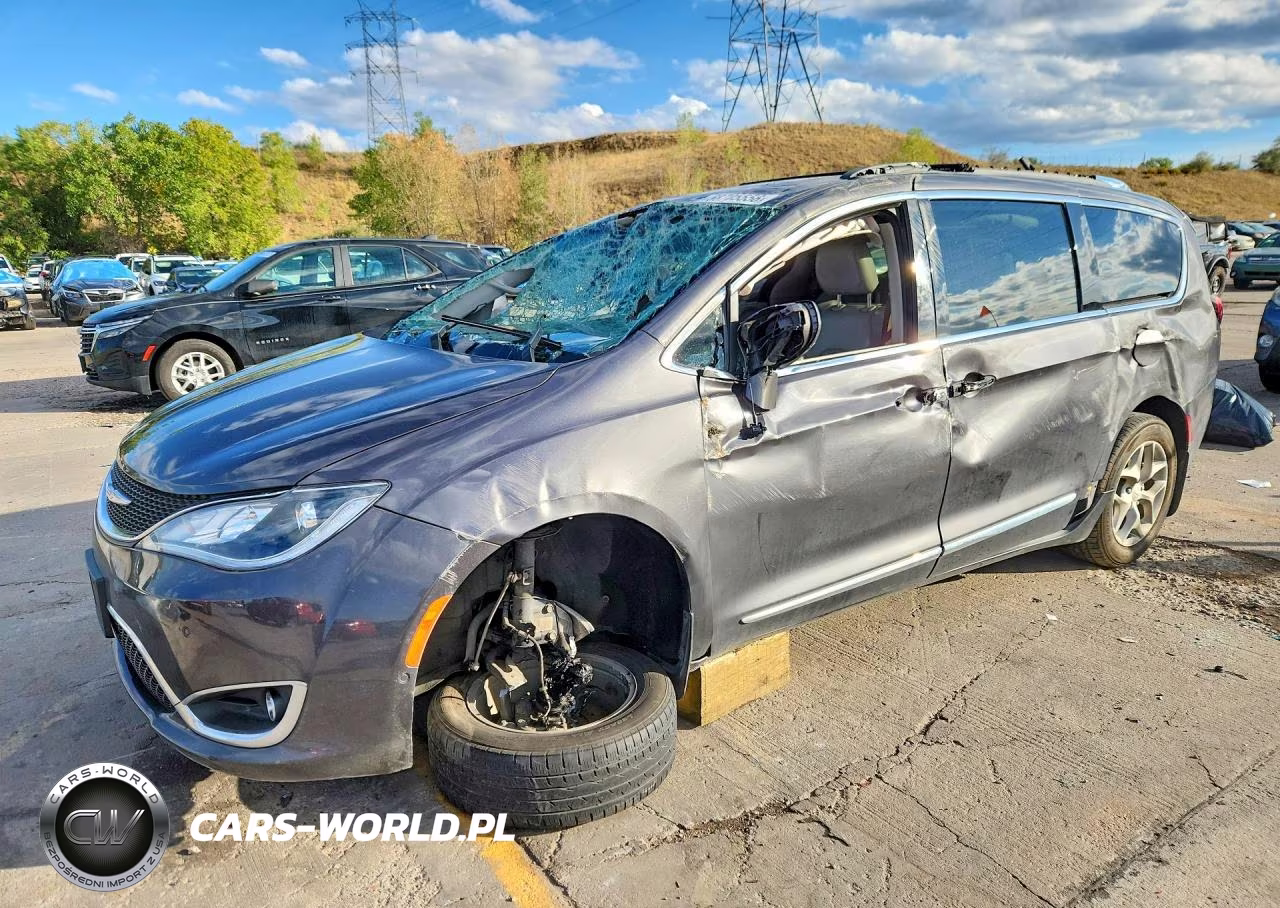 2019 Chrysler Pacifica Touring L Plus VIN:2C4RC1EG2KR506397 - 1