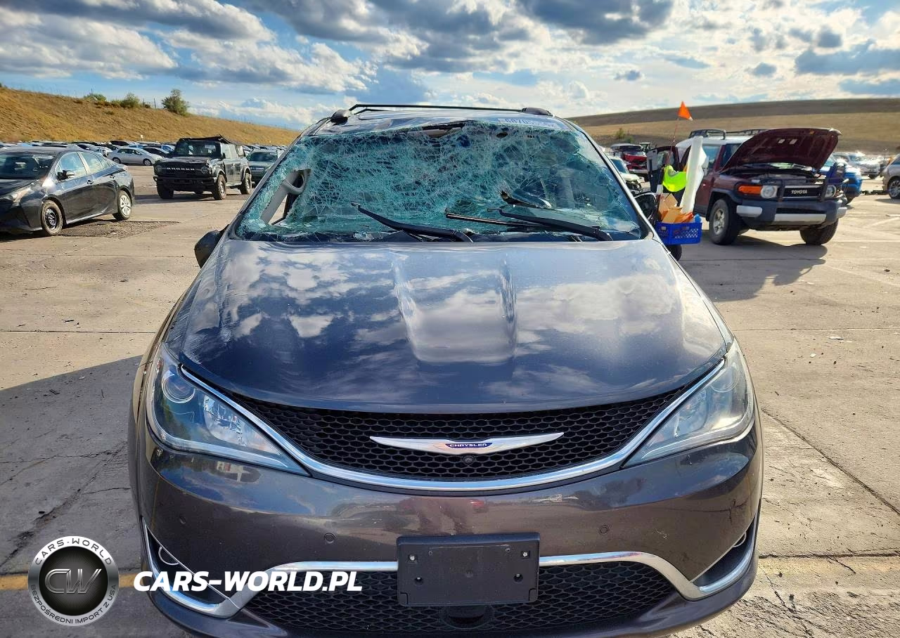 2019 Chrysler Pacifica Touring L Plus VIN:2C4RC1EG2KR506397 - 5
