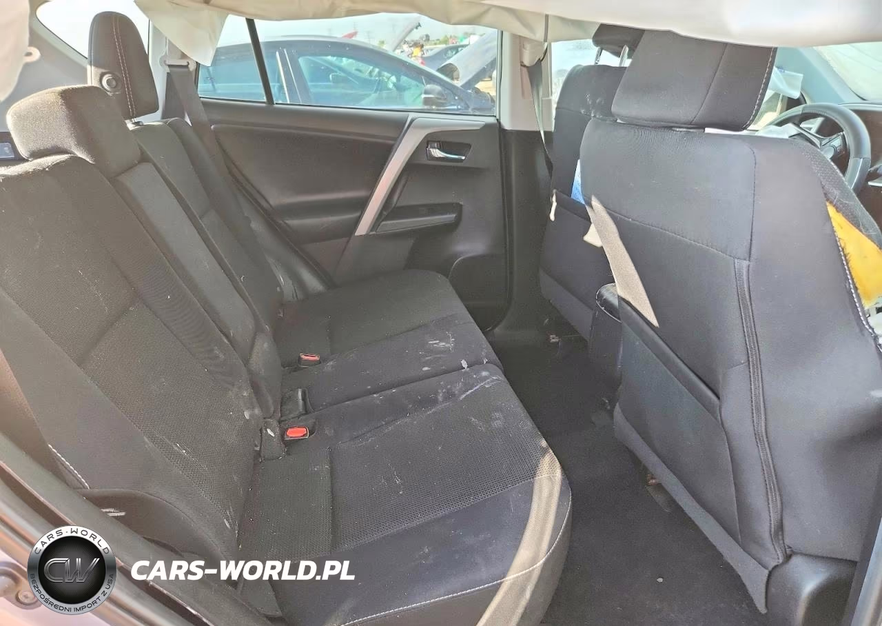2018 Toyota Rav4 Xle VIN:2T3RFREV1JW739650 - 10