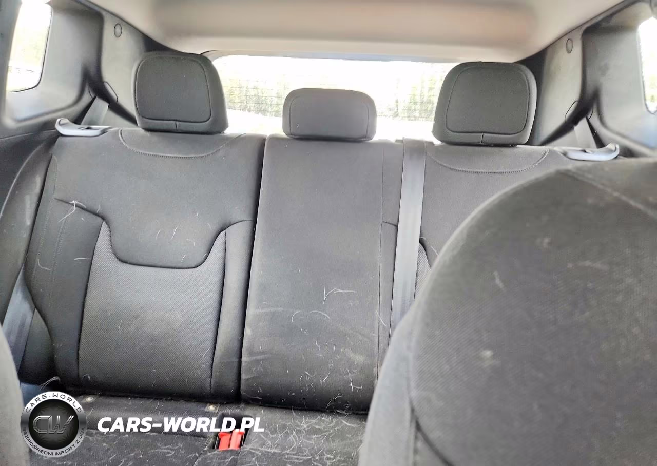 2020 Jeep Renegade Sport VIN:ZACNJAAB0LPL76587 - 10