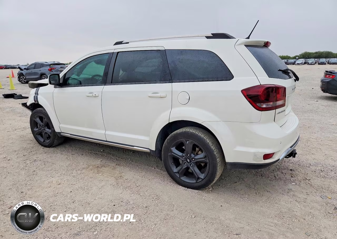 2018 Dodge Journey Crossroad VIN:3C4PDCGB7JT269242 - 2