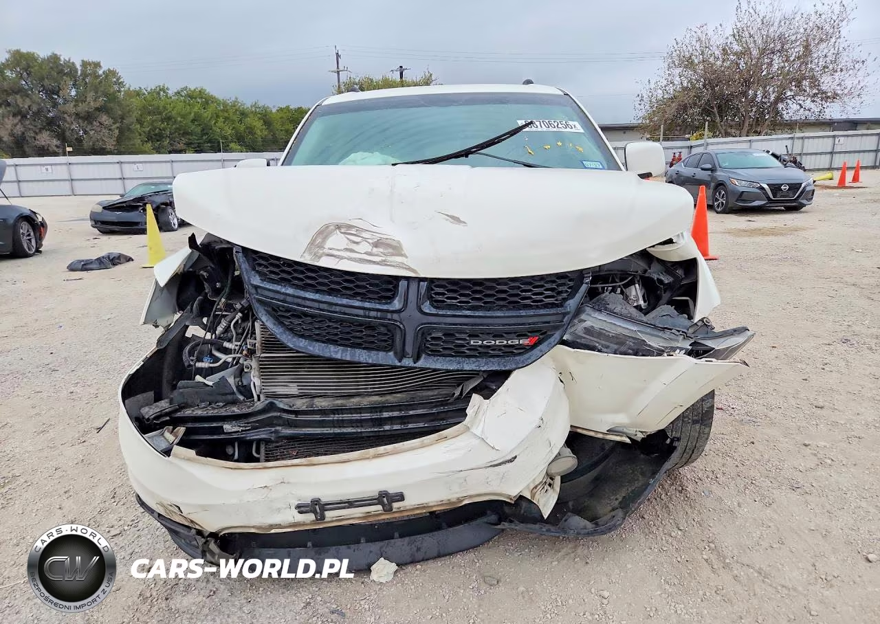 2018 Dodge Journey Crossroad VIN:3C4PDCGB7JT269242 - 5