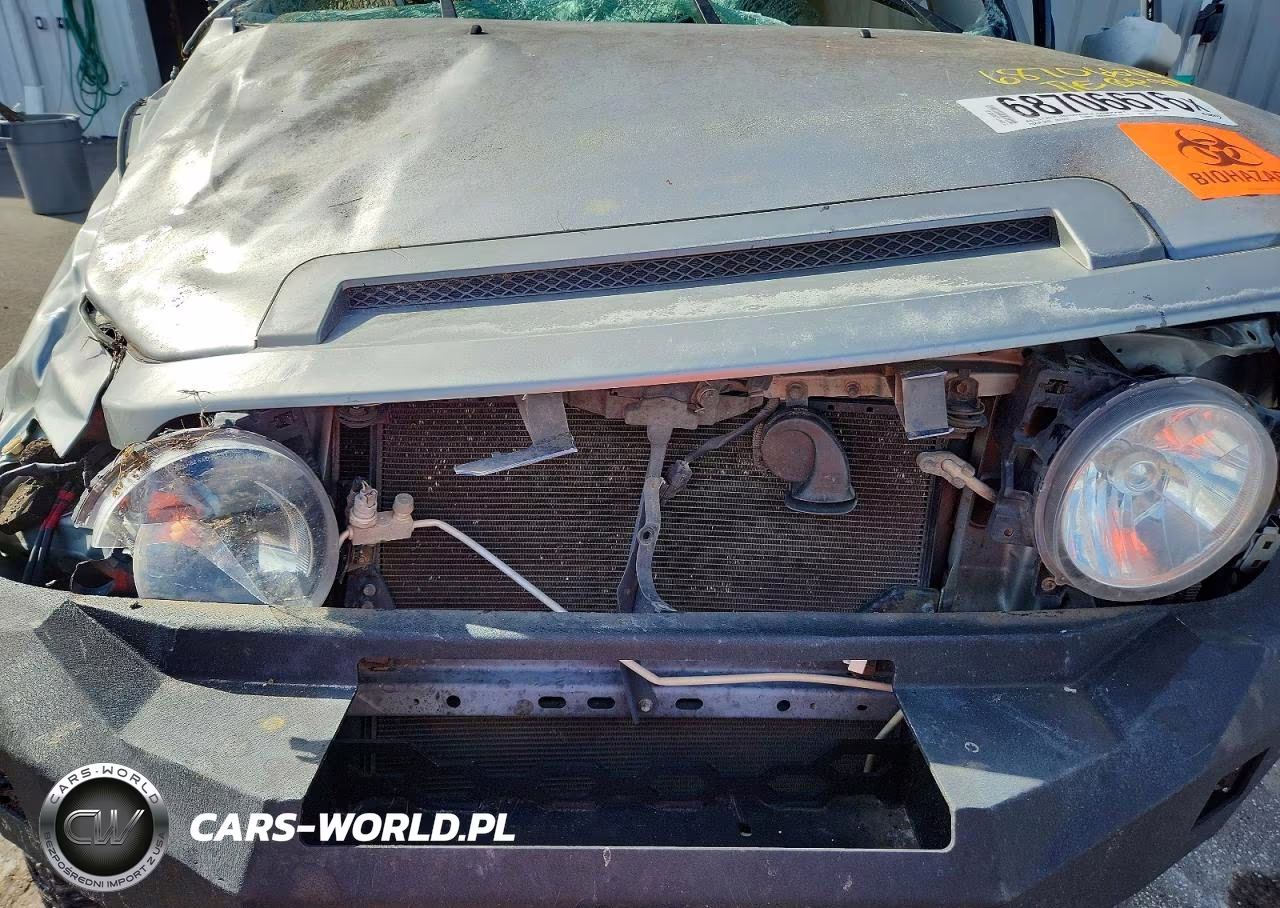 2012 Toyota Fj Cruiser Base VIN:JTEBU4BF7CK116550 - 11