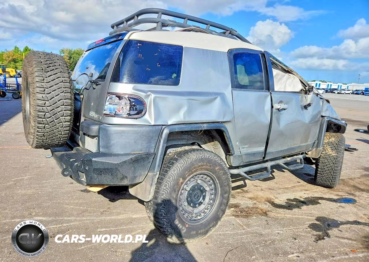 2012 Toyota Fj Cruiser Base VIN:JTEBU4BF7CK116550 - 3