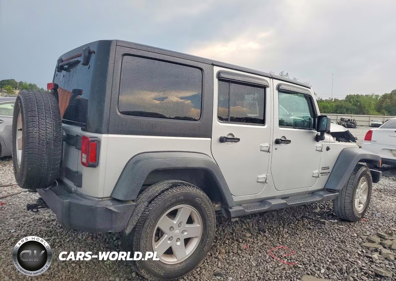 2012 Jeep Wrangler Unlimited Sport VIN:1C4BJWDG7CL122177 - 3