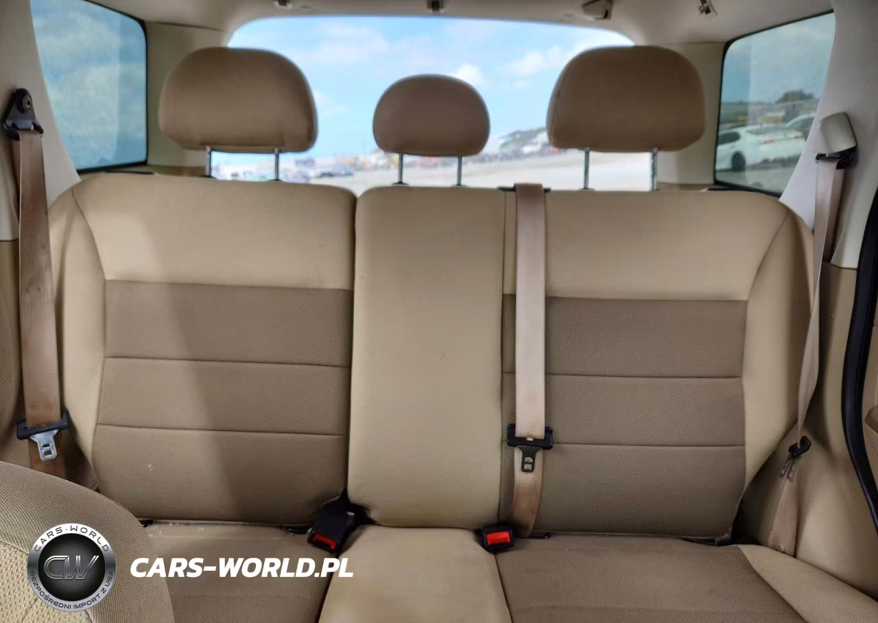 2008 Ford Escape Xlt VIN:1FMCU93128KD06252 - 10