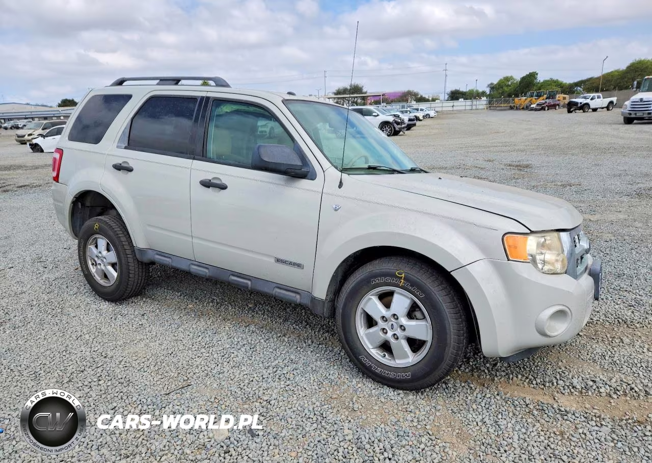2008 Ford Escape Xlt VIN:1FMCU93128KD06252 - 4