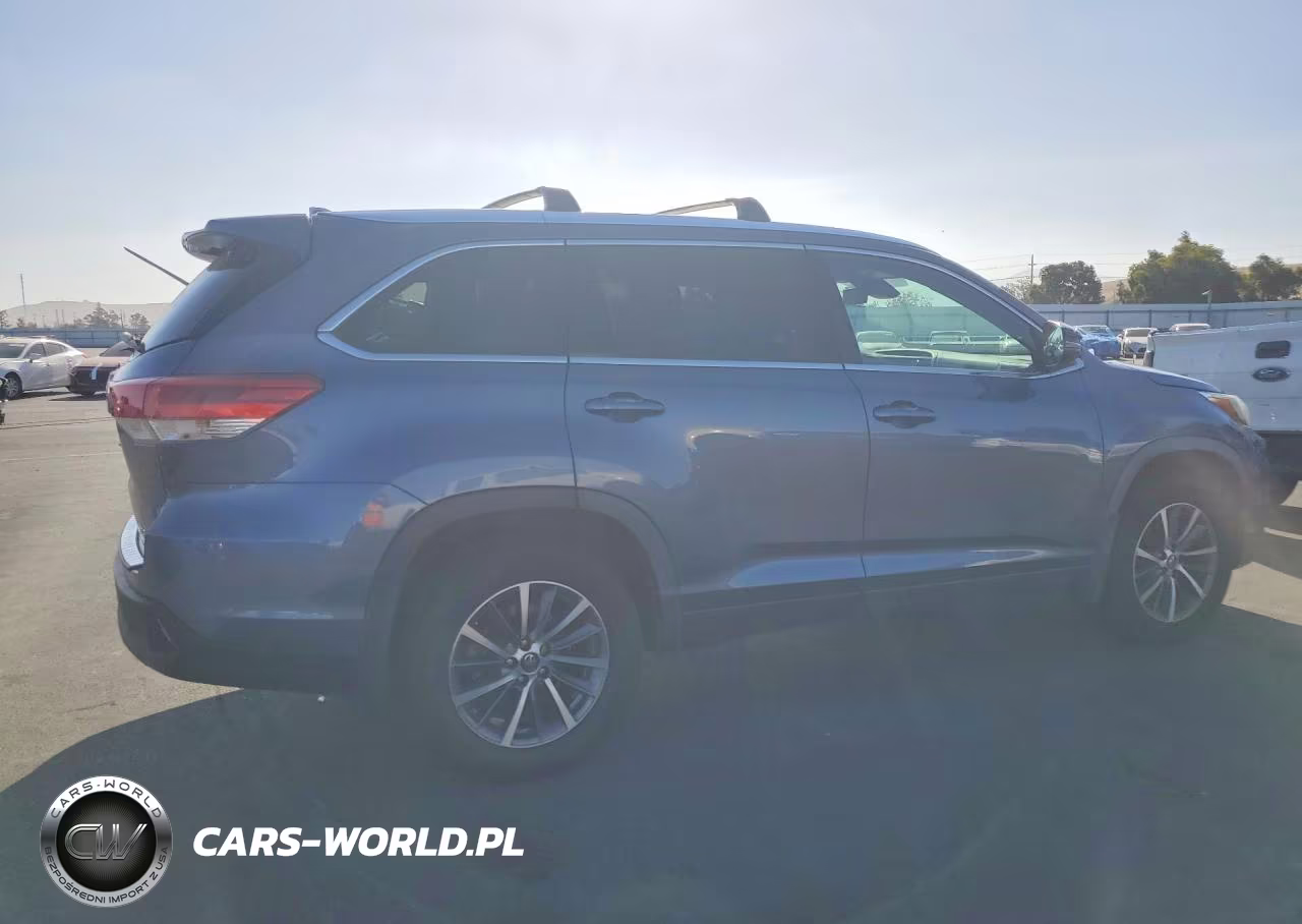 2019 Toyota Highlander Xle VIN:5TDJZRFH8KS724692 - 3