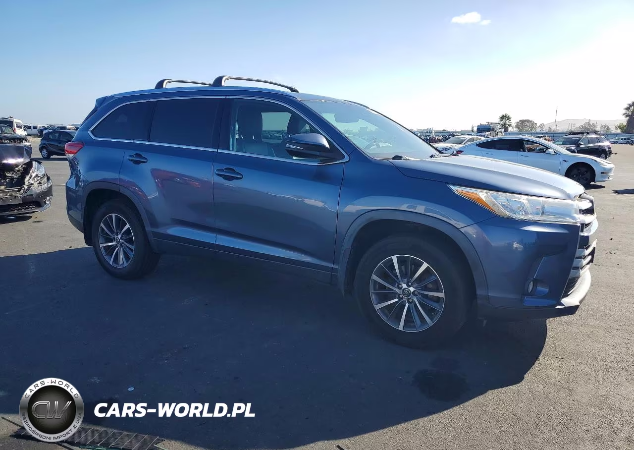 2019 Toyota Highlander Xle VIN:5TDJZRFH8KS724692 - 4