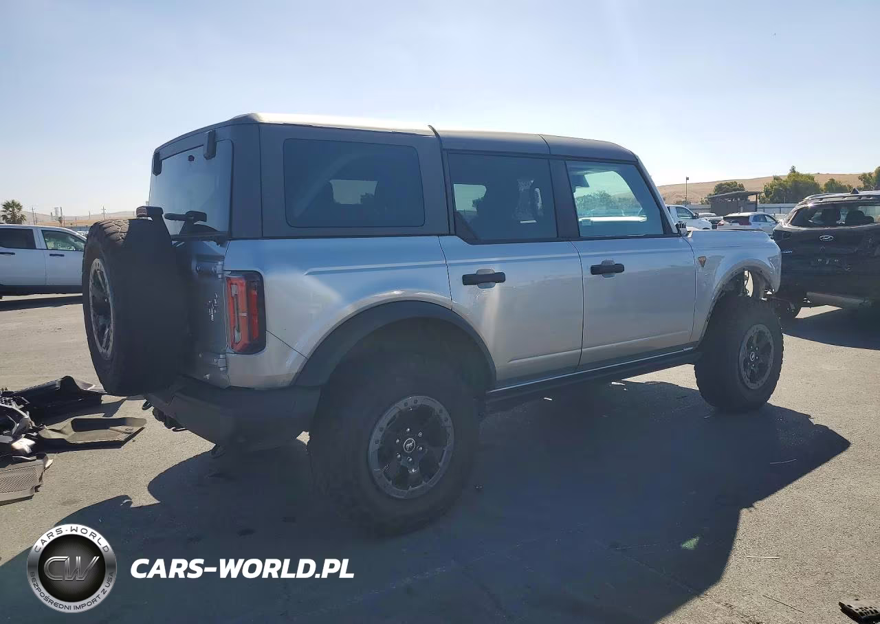2022 Ford Bronco VIN:1FMEE5DP8NLB69938 - 3