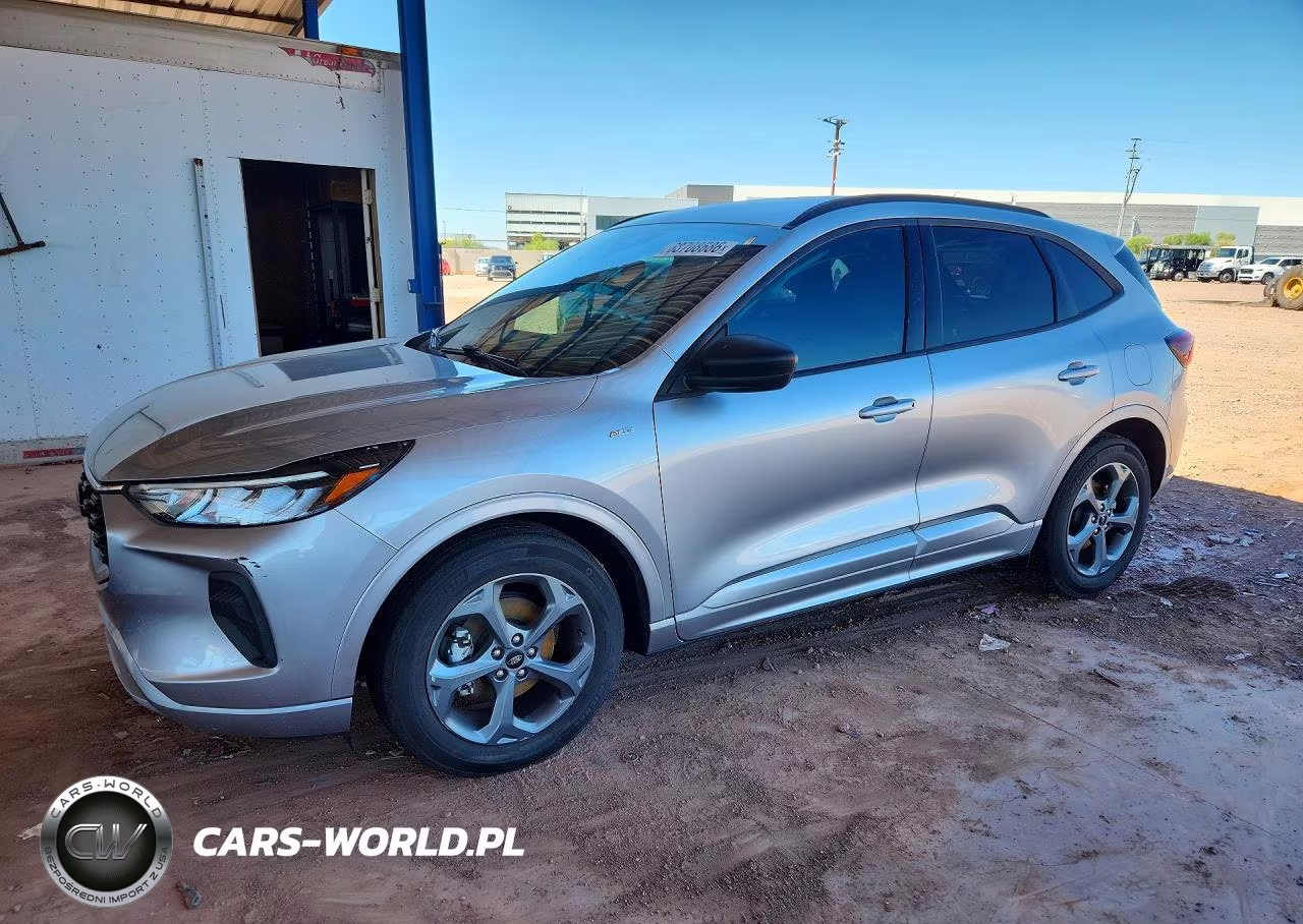 2023 Ford Escape St Line