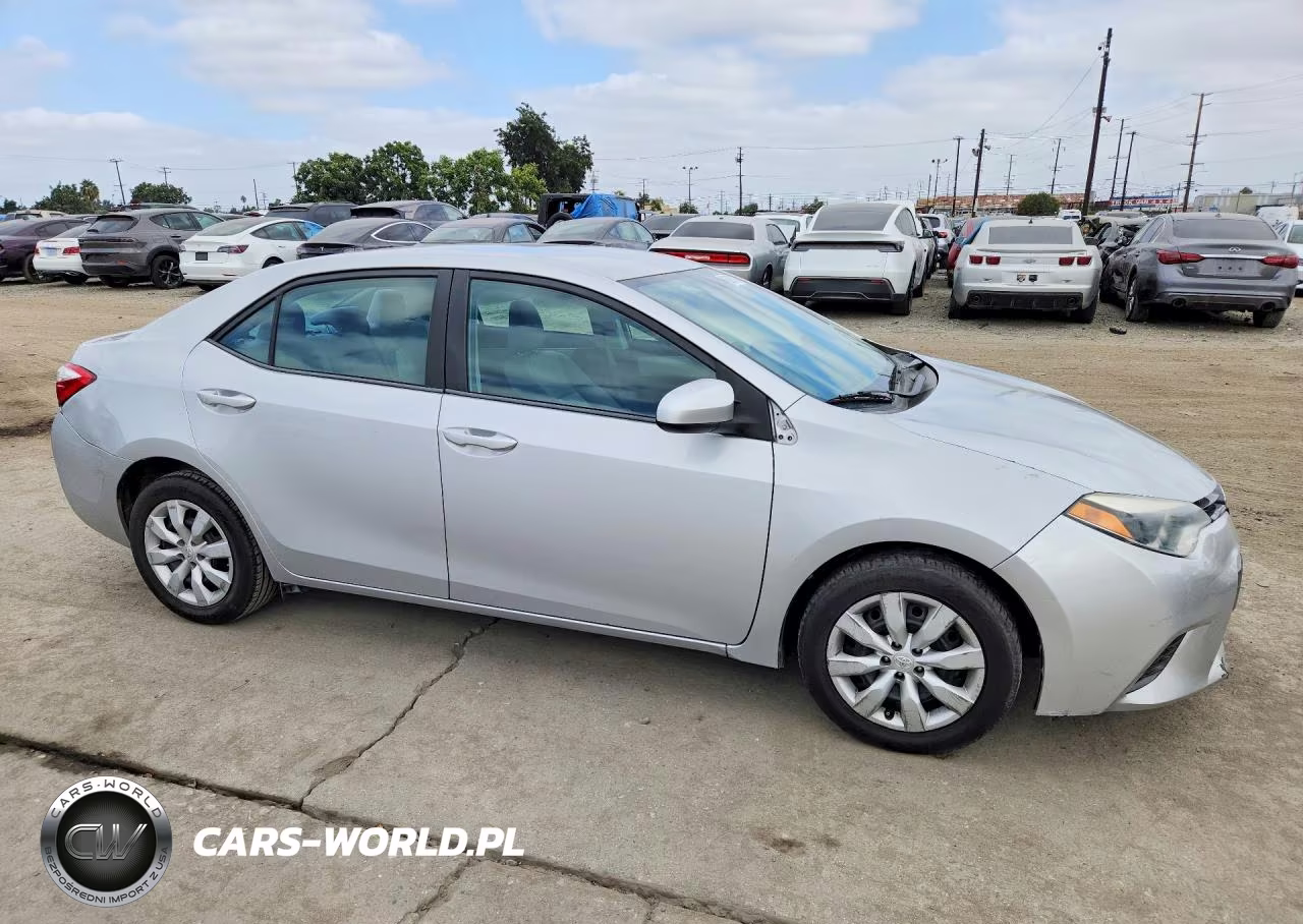 2015 Toyota Corolla Le VIN:2T1BURHE7FC417387 - 4