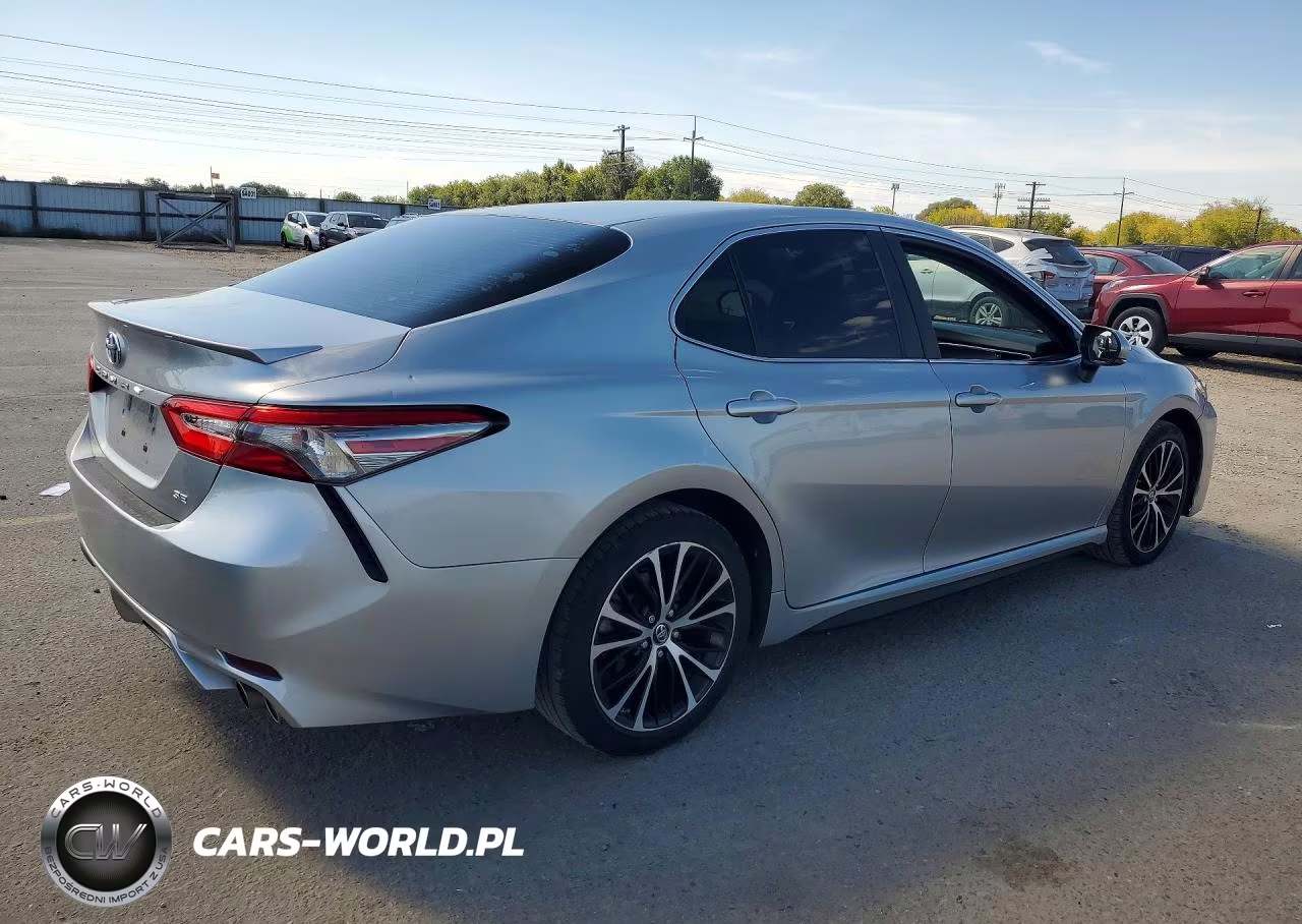 2018 Toyota Camry Se VIN:4T1B11HK9JU677216 - 3