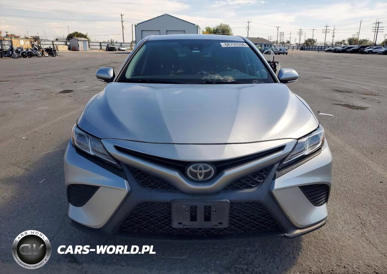 2018 Toyota Camry Se VIN:4T1B11HK9JU677216 - 5