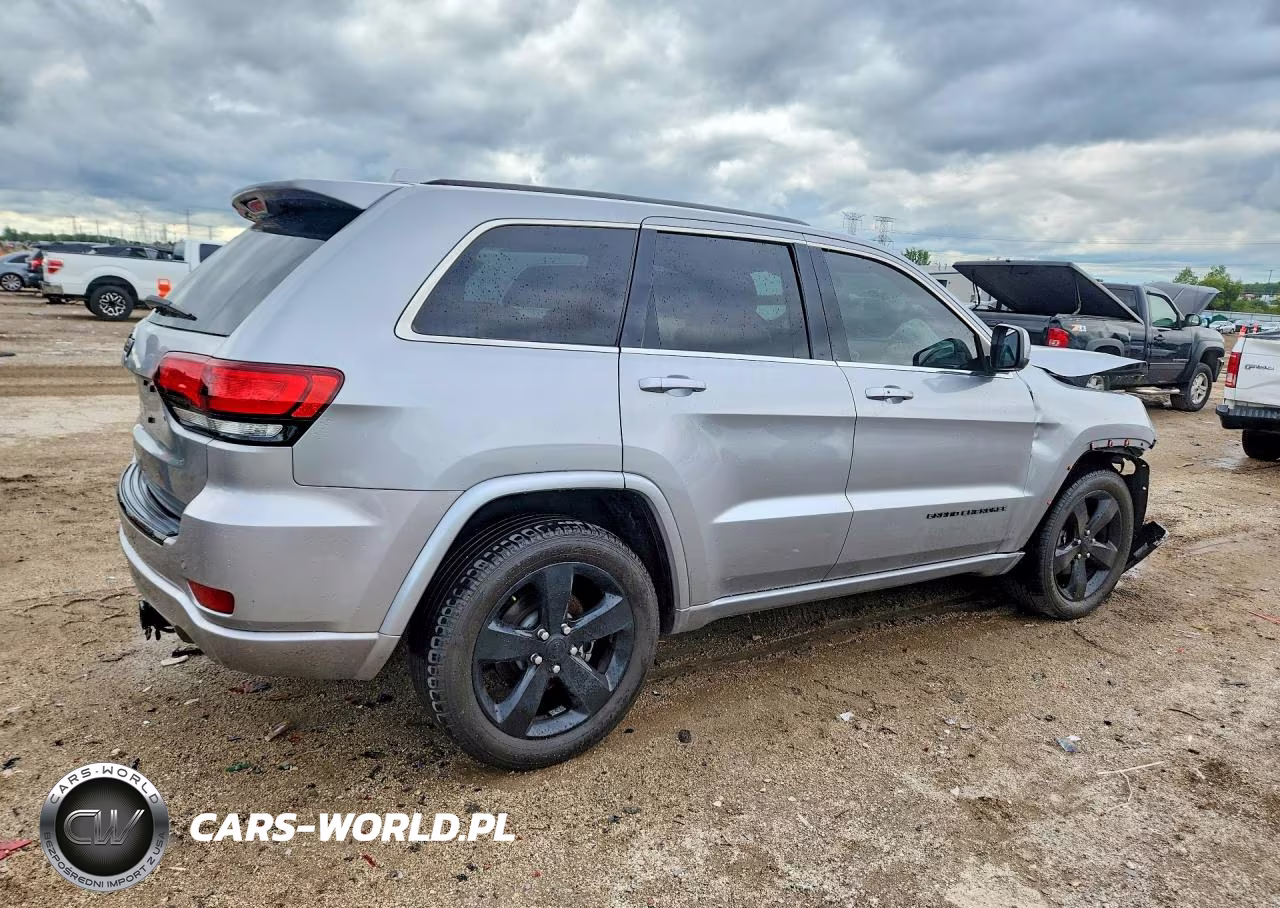 2015 Jeep Grand Cherokee Laredo VIN:1C4RJEAG3FC175041 - 3
