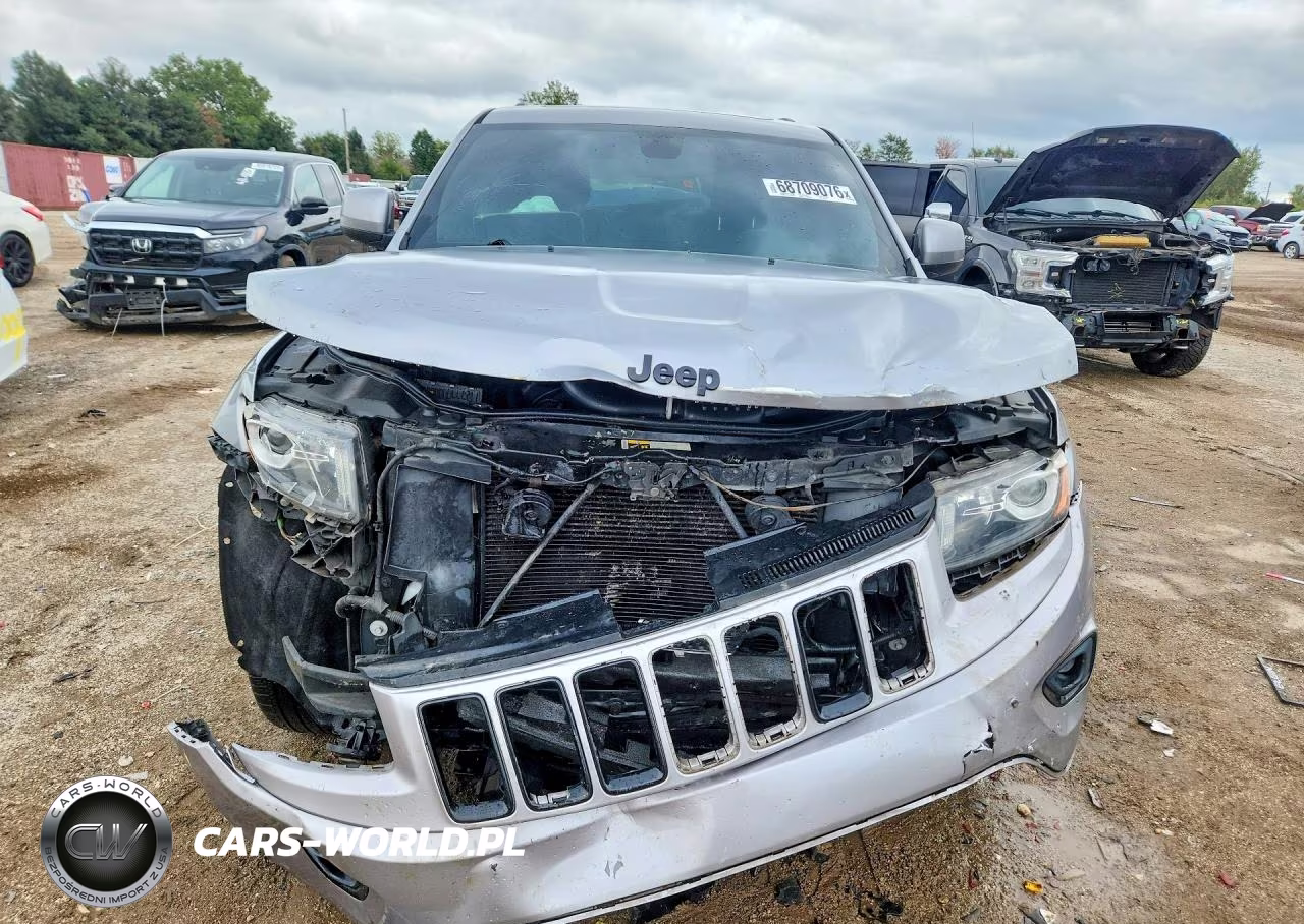 2015 Jeep Grand Cherokee Laredo VIN:1C4RJEAG3FC175041 - 5