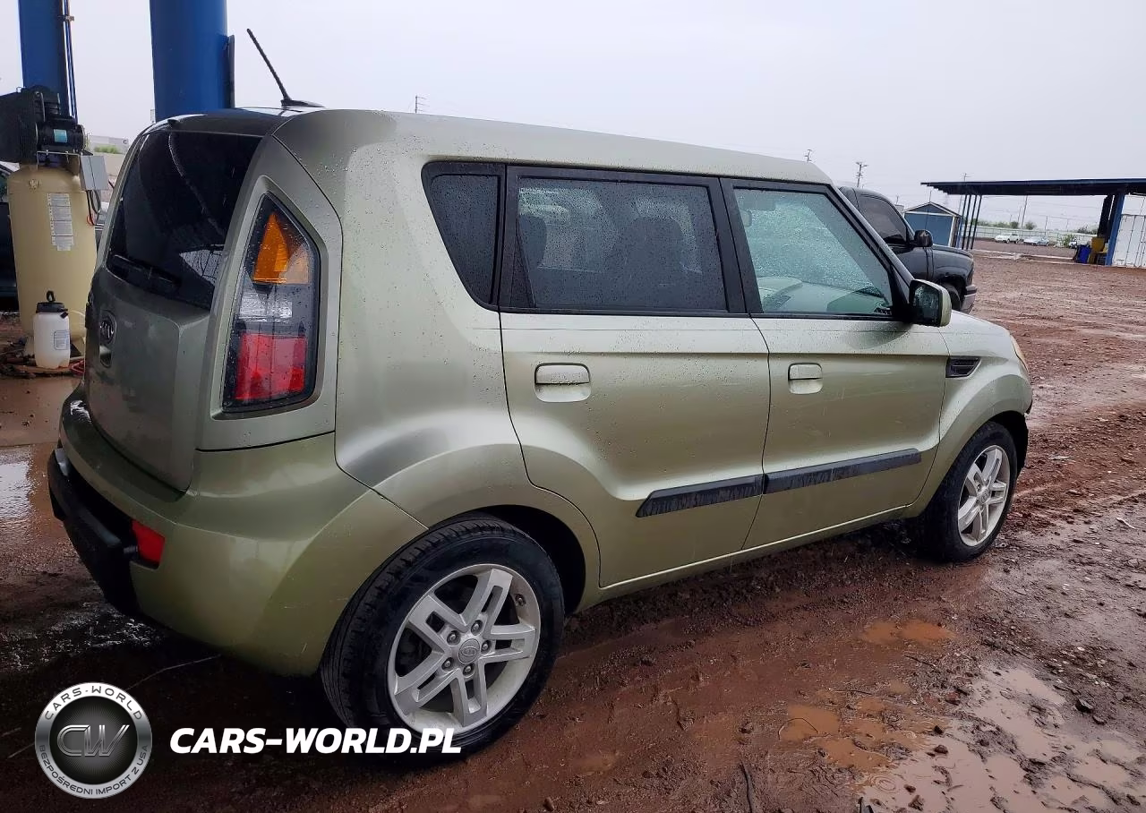 2010 Kia Soul + VIN:KNDJT2A21A7176071 - 3
