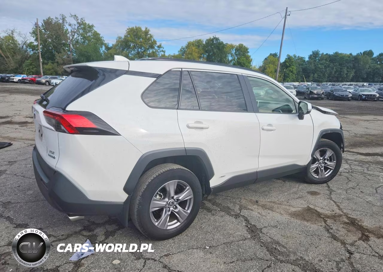 2024 Toyota Rav4 Hybrid Xle VIN:JTMRWRFV9RD262618 - 3