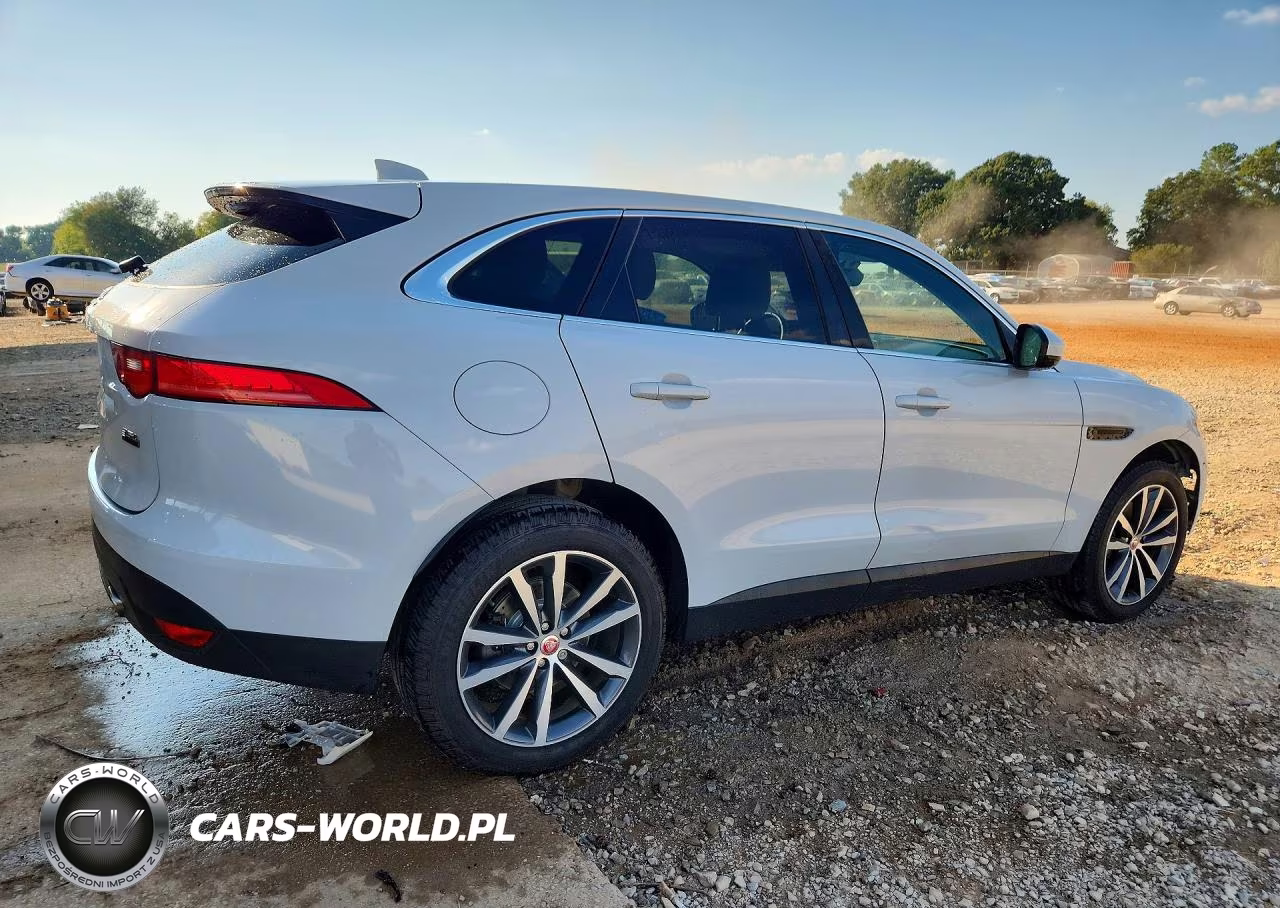 2017 Jaguar F-Pace Prestige VIN:SADCK2BV7HA886176 - 3