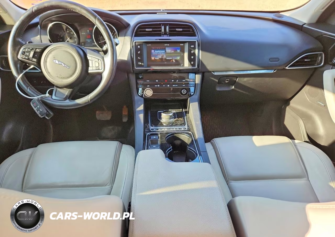 2017 Jaguar F-Pace Prestige VIN:SADCK2BV7HA886176 - 8