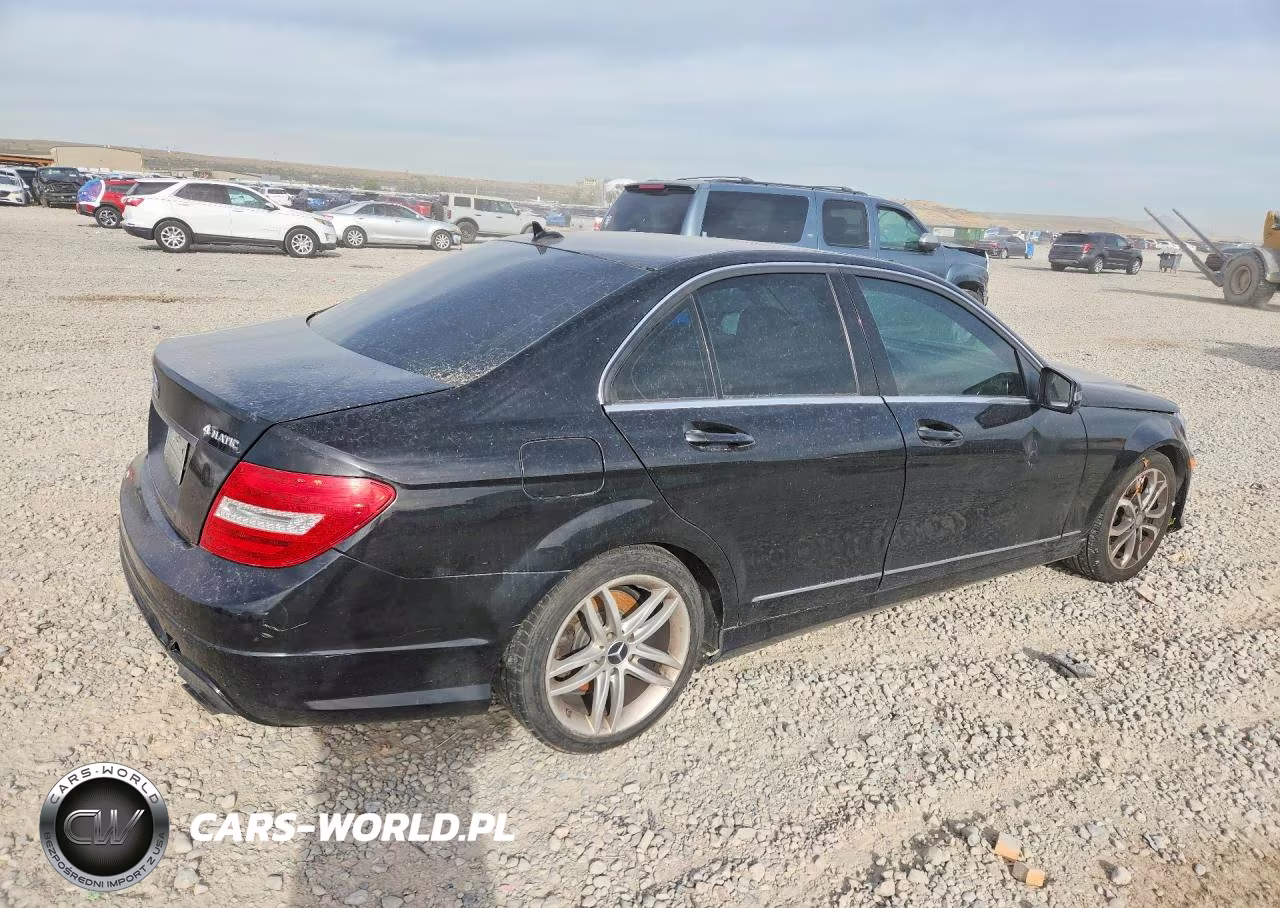 2012 Mercedes-Benz C 300 4Matic VIN:WDDGF8BB1CR239525 - 3