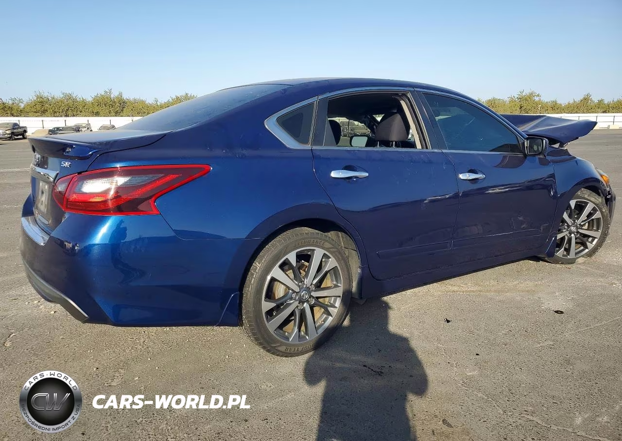 2017 Nissan Altima 2.5 Sr VIN:1N4AL3AP1HC159084 - 3