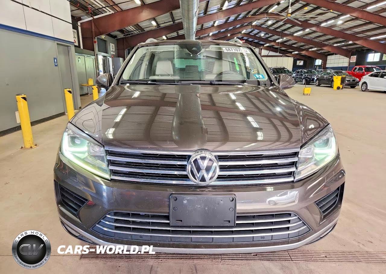 2016 Volkswagen Touareg Sport VIN:WVGEF9BP9GD011628 - 5