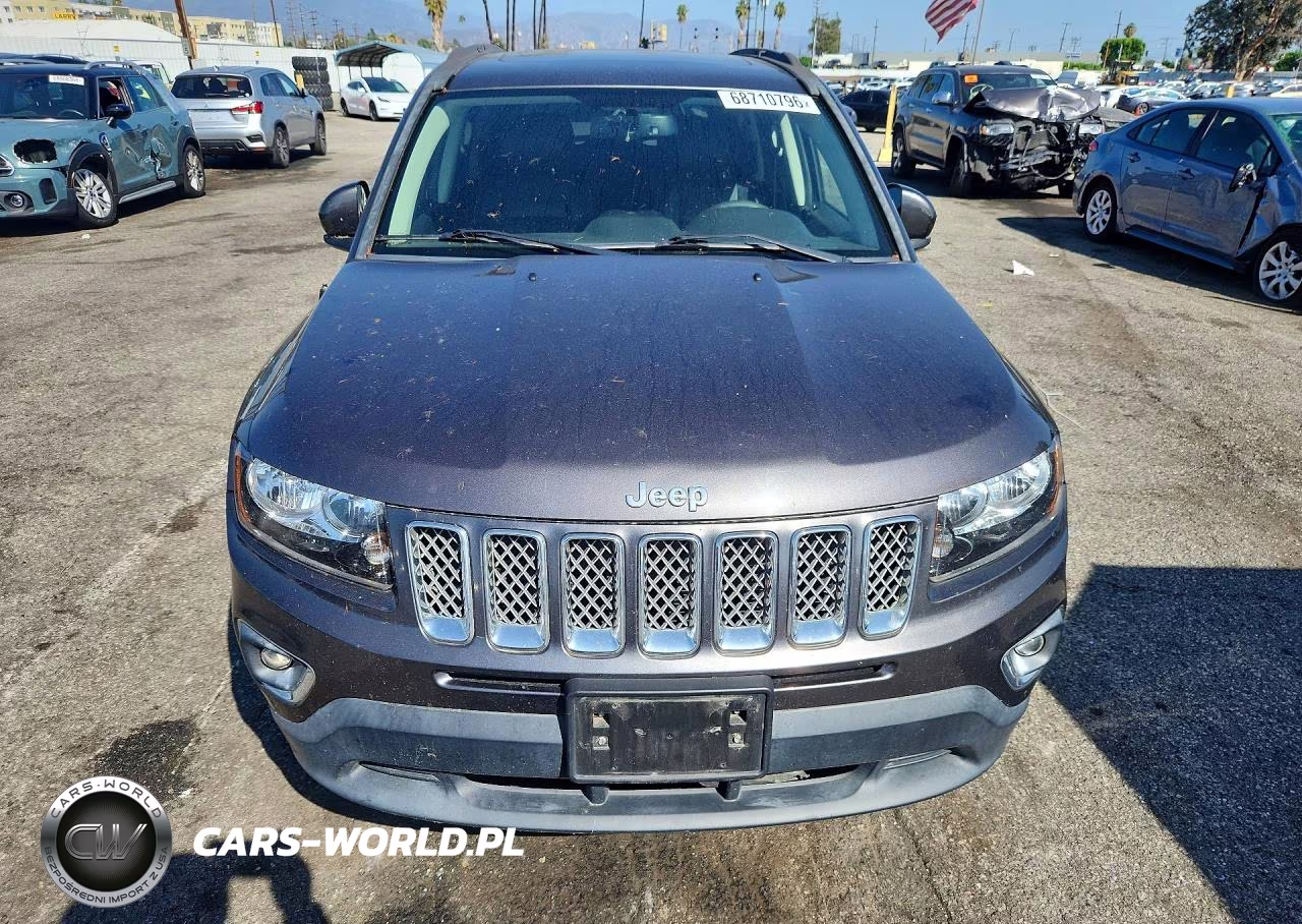 2015 Jeep Compass Latitude VIN:1C4NJCEA3FD149851 - 5