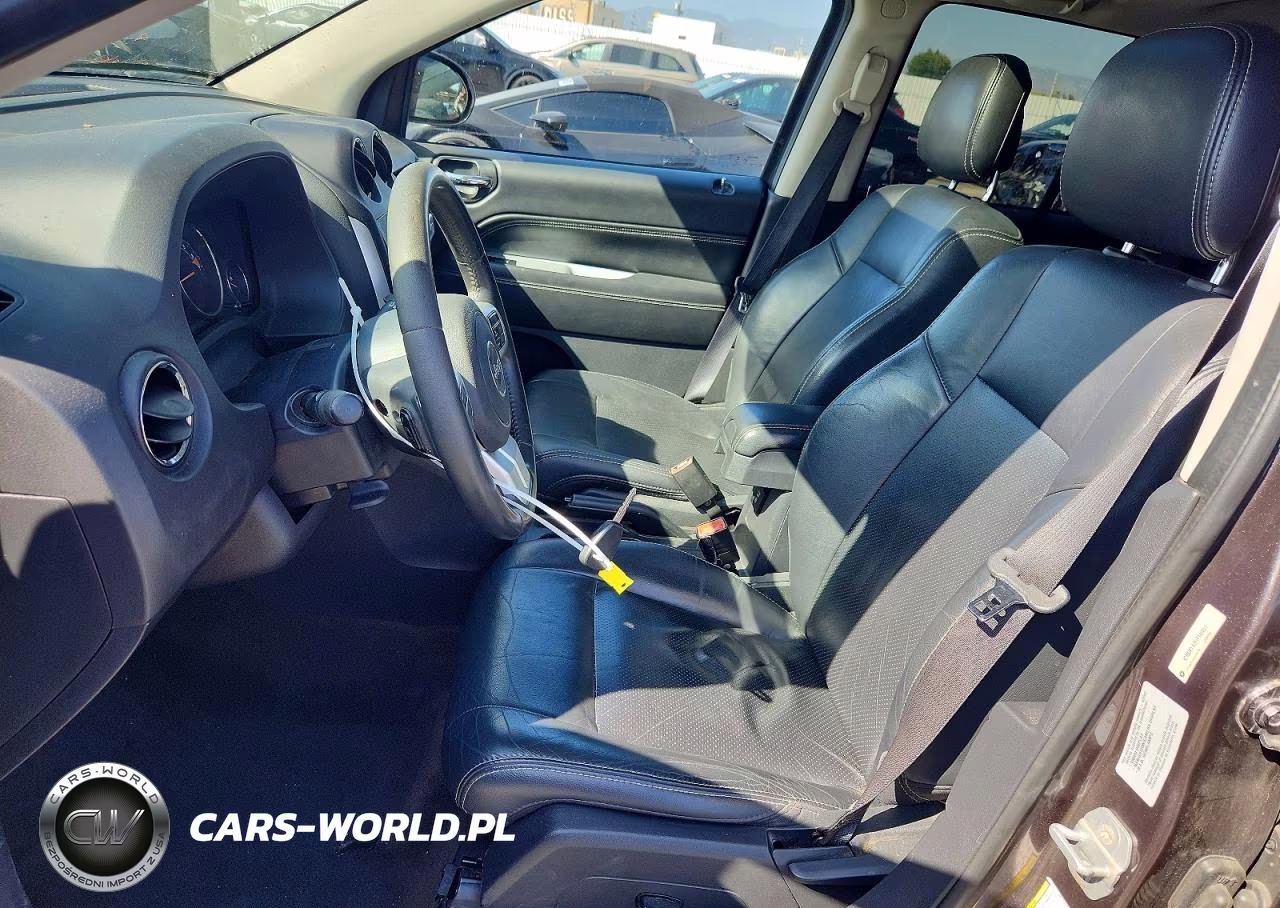 2015 Jeep Compass Latitude VIN:1C4NJCEA3FD149851 - 7