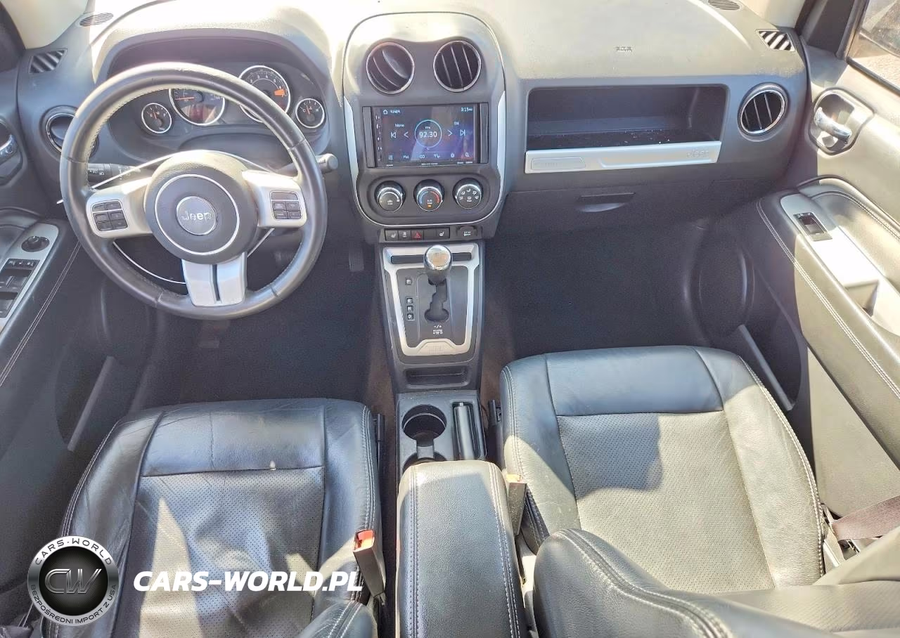 2015 Jeep Compass Latitude VIN:1C4NJCEA3FD149851 - 8