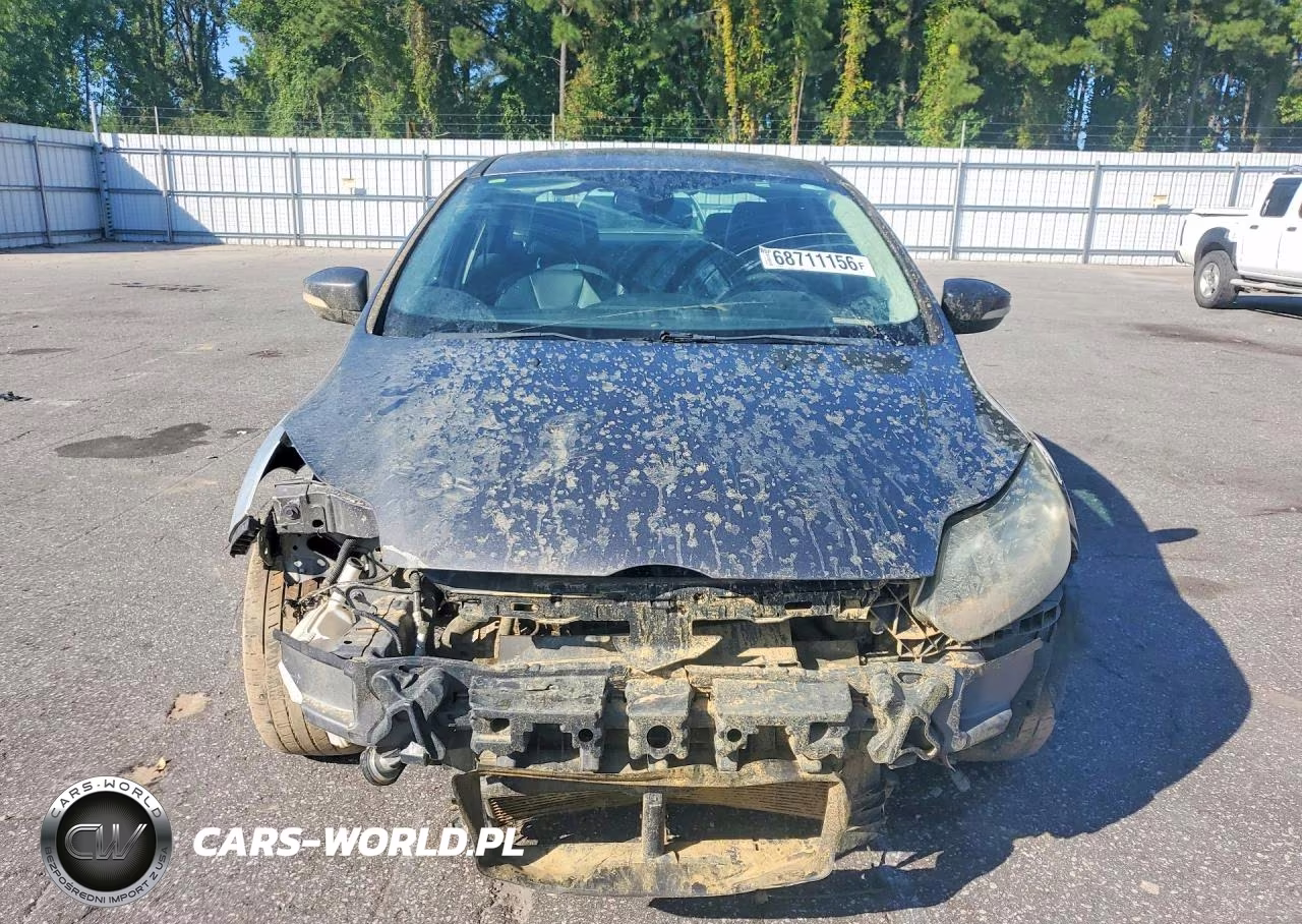 2012 Ford Focus Titanium VIN:1FAHP3J21CL365473 - 5