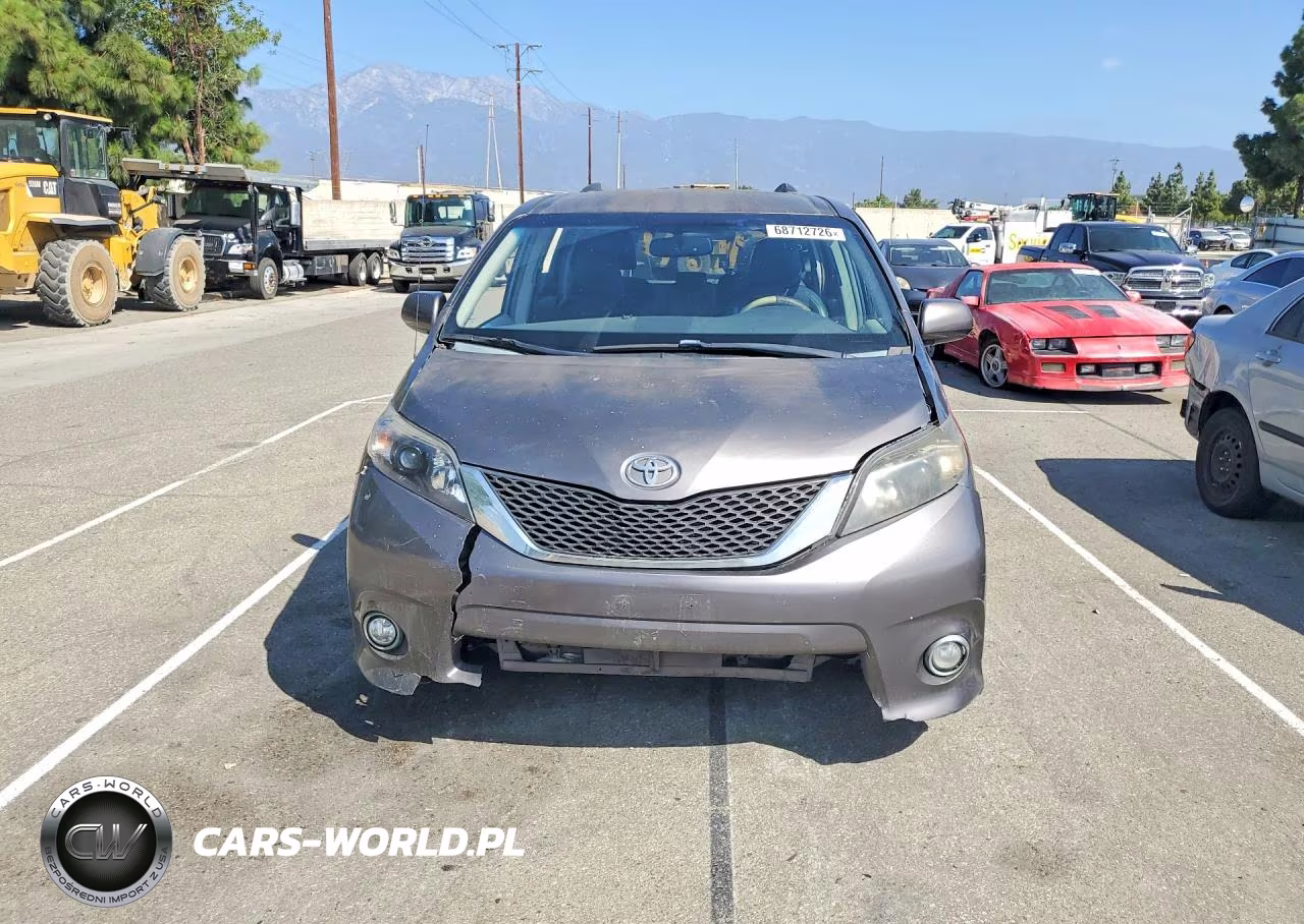 2014 Toyota Sienna Sport VIN:5TDXK3DC4ES412280 - 5