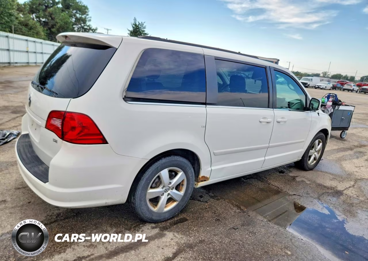 2011 Volkswagen Routan Se VIN:2V4RW3DG5BR636488 - 3